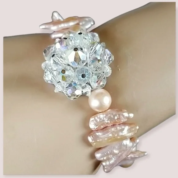 NWT Hand Crafted Repurposed Vintage Crystal Freshwater Pearl Bracelet - Picture 3 of 16